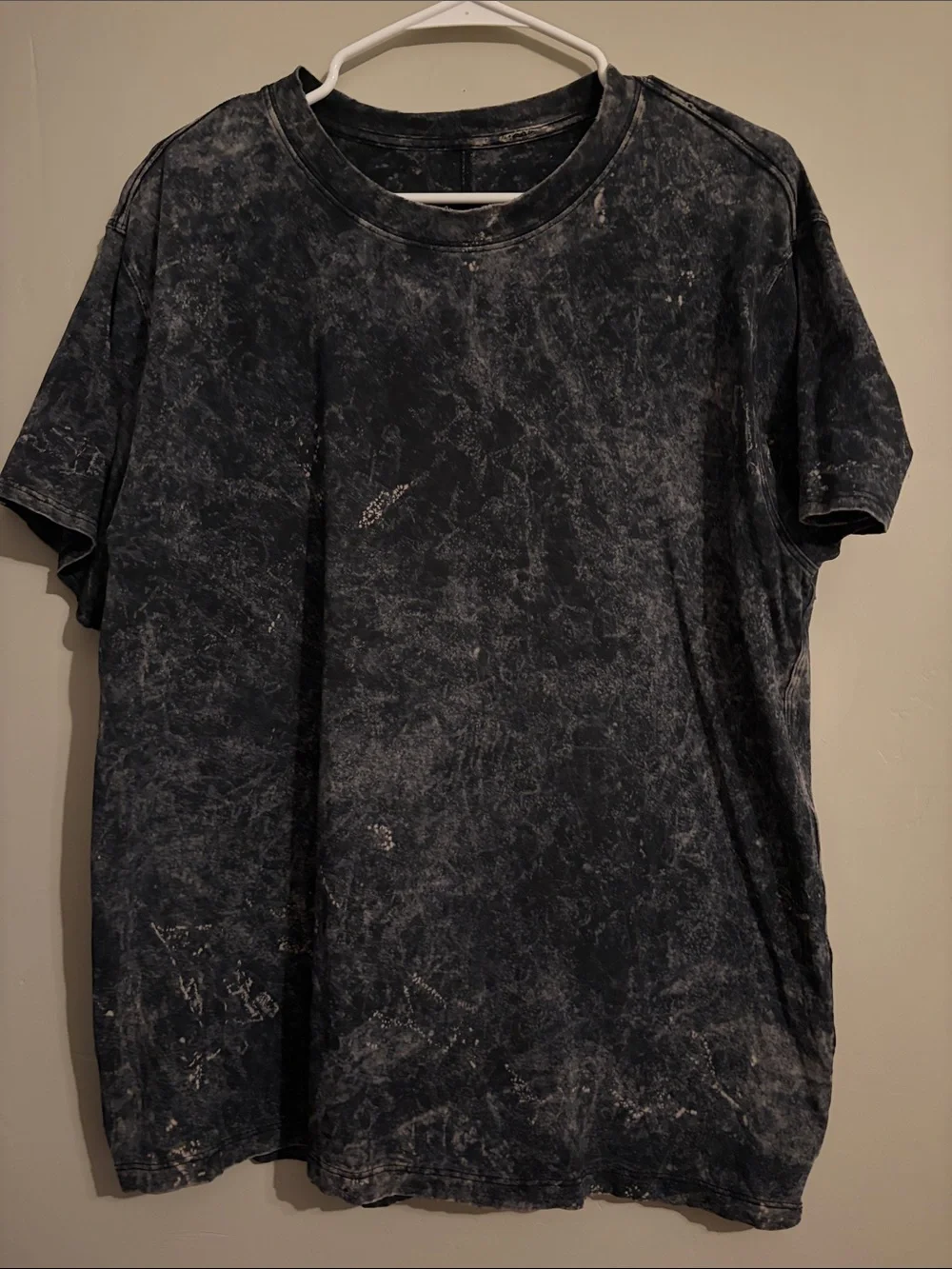 Lululemon Tee - Picture 1 of 5